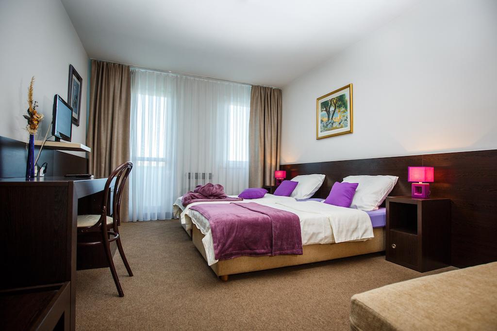 Hotel Sv. Mihovil Trilj Esterno foto